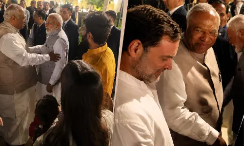 പ്രിയങ്കയുടെ വിശേഷങ്ങൾ തിരക്കി മോദി; പിന്നാലെ ഖാർഗെയുടെ ആ മാസ് ട്രോൾ... പ്രിയങ്കയുടെ വിശേഷങ്ങൾ തിരക്കി മോദി; പിന്നാലെ ഖാർഗെയുടെ ആ മാസ് ട്രോൾ...