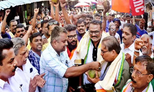 പാളയം മാർക്കറ്റ്; 48 മണിക്കൂർ റിലേ നിരാഹാരം സമാപിച്ചു