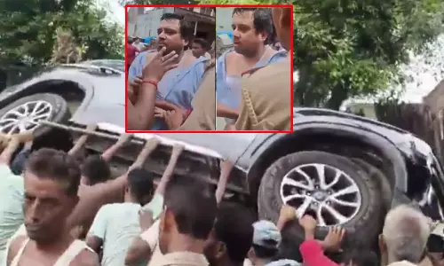Mob attacks doctor in UP  cow