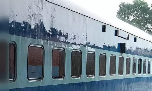 റെയിൽവേയുടെ ഓണ സമ്മാനം! ബംഗളൂരുവിൽനിന്ന് കേരളത്തിലേക്ക് പ്രത്യേക ട്രെയിൻ; സ്റ്റോപ്പും സമയവും അറിയാം... റെയിൽവേയുടെ ഓണ സമ്മാനം! ബംഗളൂരുവിൽനിന്ന് കേരളത്തിലേക്ക് പ്രത്യേക ട്രെയിൻ; സ്റ്റോപ്പും സമയവും അറിയാം...