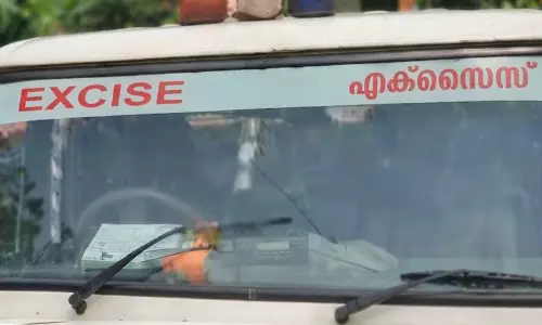 കിടപ്പുമുറിയിൽ മിനി ഡിസ്റ്റിലറി; 231 ലീറ്റർ വ്യാജമദ്യവും 88 ലീറ്റർ സ്പിരിറ്റുമായി യുവാവ് പിടിയിൽ