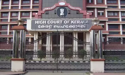 മൈക്രോഫിനാന്‍സ് തട്ടിപ്പ്: ഒരു കേസിലും കുറ്റപത്രം നൽകിയിട്ടില്ലെന്ന് അന്വേഷണ ഉദ്യോഗസ്ഥൻ ഹൈകോടതിയിൽ