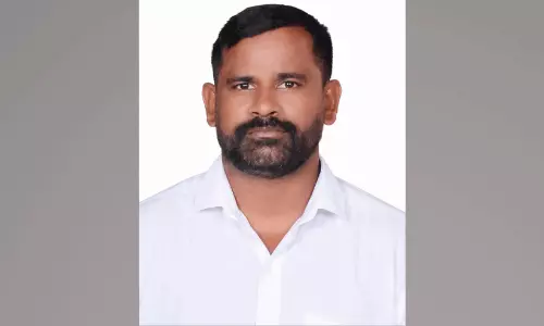 സൗദിയിൽ നിർത്തിയിട്ട ട്രക്കിൽ തമിഴ്നാട് സ്വദേശിയെ മരിച്ച നിലയിൽ കണ്ടെത്തി സൗദിയിൽ നിർത്തിയിട്ട ട്രക്കിൽ തമിഴ്നാട് സ്വദേശിയെ മരിച്ച നിലയിൽ കണ്ടെത്തി