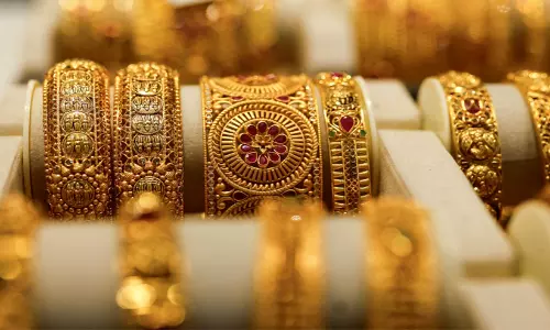 തിരിച്ചുകയറി സ്വർണവില; പവന് 1,13, 240 രൂപ തിരിച്ചുകയറി സ്വർണവില; പവന് 1,13, 240 രൂപ