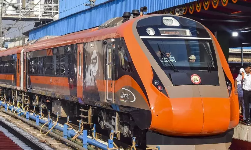 ഓണക്കാലത്ത് നാട്ടിലെത്തുന്നവർക്ക് ആശ്വാസം: ബംഗളൂരു-എറണാകുളം വന്ദേഭാരതിന് 8 കോച്ചുകൾ കൂടി അനുവദിച്ചു ഓണക്കാലത്ത് നാട്ടിലെത്തുന്നവർക്ക് ആശ്വാസം: ബംഗളൂരു-എറണാകുളം വന്ദേഭാരതിന് 8 കോച്ചുകൾ കൂടി അനുവദിച്ചു