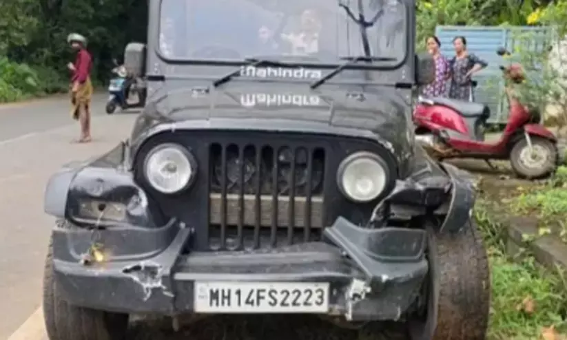 മദ്യലഹരിയിൽ വാഹനം ഓടിച്ച് അപകടം: രണ്ടു കാറുകൾ തകർന്നു മദ്യലഹരിയിൽ വാഹനം ഓടിച്ച് അപകടം: രണ്ടു കാറുകൾ തകർന്നു