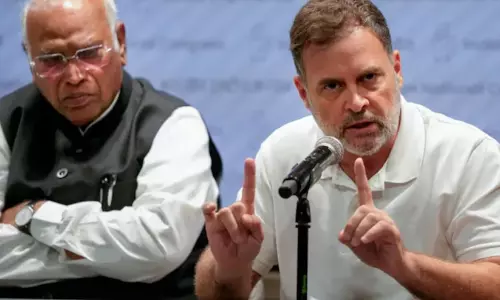 ചെങ്കോട്ടയിലെ സ്വാതന്ത്ര്യദിനാഘോഷങ്ങളിൽനിന്ന് വിട്ടുനിന്ന് രാഹുൽ ഗാന്ധിയും മല്ലികാർജുൻ ഖാർഗെയും