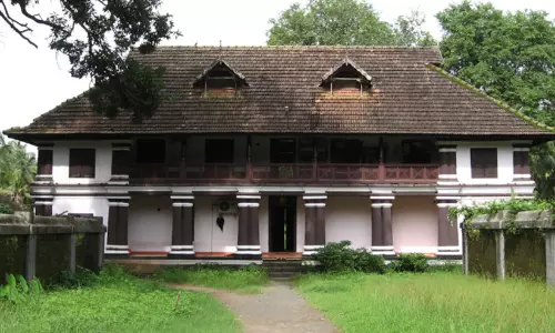 കേരളത്തിലെ വീടുകളുടെ വാസ്തുവിദ്യയും ശാസ്ത്രവും