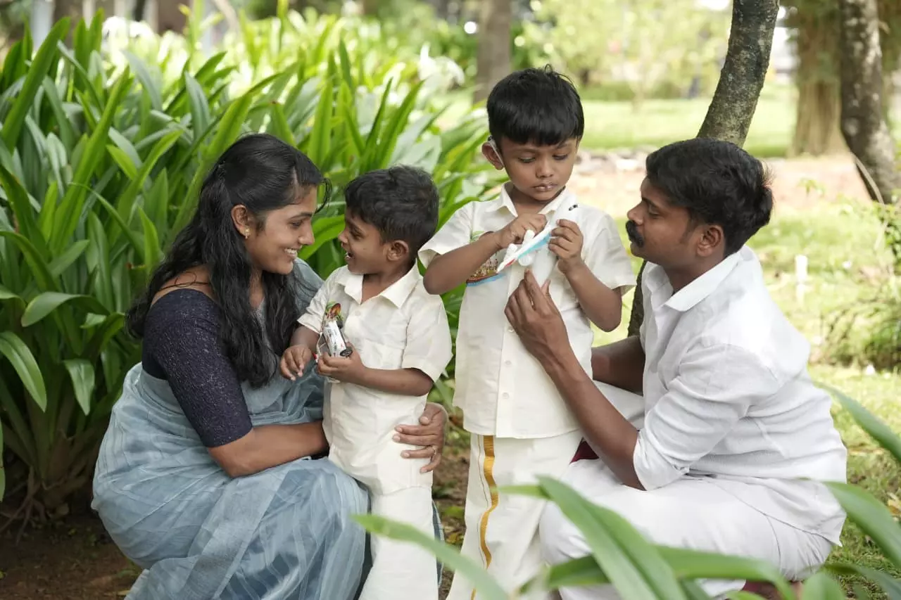 ചിങ്ങപ്പിറവിയിൽ മമ്മൂട്ടിയുടെ സമ്മാനം; പുതുവർഷത്തിലേക്ക് കാതുതുറന്ന് മിഖായേലും മിഹോക്കും ചിങ്ങപ്പിറവിയിൽ മമ്മൂട്ടിയുടെ സമ്മാനം; പുതുവർഷത്തിലേക്ക് കാതുതുറന്ന് മിഖായേലും മിഹോക്കും