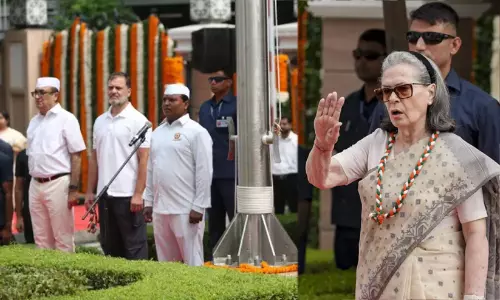 വന്ദേമാതര ആലാപനം: സോണിയാ ഗാന്ധിയെ കുടുക്കാൻ ബി.ജെ.പി നീക്കം