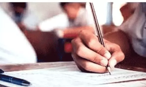 ഓണപ്പരീക്ഷയുടെ പേരിൽ വ്യാജ പ്രചാരണം; സോഷ്യൽ മീഡിയ ചാനലുകൾക്കെതിരെ ഡി.ജി.പിക്ക് പരാതി നൽകി വിദ്യാഭ്യാസ മന്ത്രിയുടെ ഓഫീസ് ഓണപ്പരീക്ഷയുടെ പേരിൽ വ്യാജ പ്രചാരണം; സോഷ്യൽ മീഡിയ ചാനലുകൾക്കെതിരെ ഡി.ജി.പിക്ക് പരാതി നൽകി വിദ്യാഭ്യാസ മന്ത്രിയുടെ ഓഫീസ്