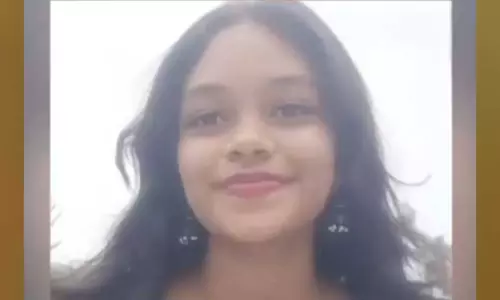 യൂനിഫോം ഇസ്തിരിയിടുന്നതിനിടെ ഷോക്കേറ്റു; എറണാകുളത്ത് വിദ്യാർഥിനിക്ക് ദാരുണാന്ത്യം യൂനിഫോം ഇസ്തിരിയിടുന്നതിനിടെ ഷോക്കേറ്റു; എറണാകുളത്ത് വിദ്യാർഥിനിക്ക് ദാരുണാന്ത്യം
