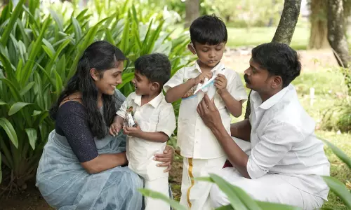 ചിങ്ങപ്പിറവിയിൽ മമ്മൂട്ടിയുടെ സമ്മാനം; പുതുവർഷത്തിലേക്ക് കാതുതുറന്ന് മിഖായേലും മിഹോക്കും ചിങ്ങപ്പിറവിയിൽ മമ്മൂട്ടിയുടെ സമ്മാനം; പുതുവർഷത്തിലേക്ക് കാതുതുറന്ന് മിഖായേലും മിഹോക്കും