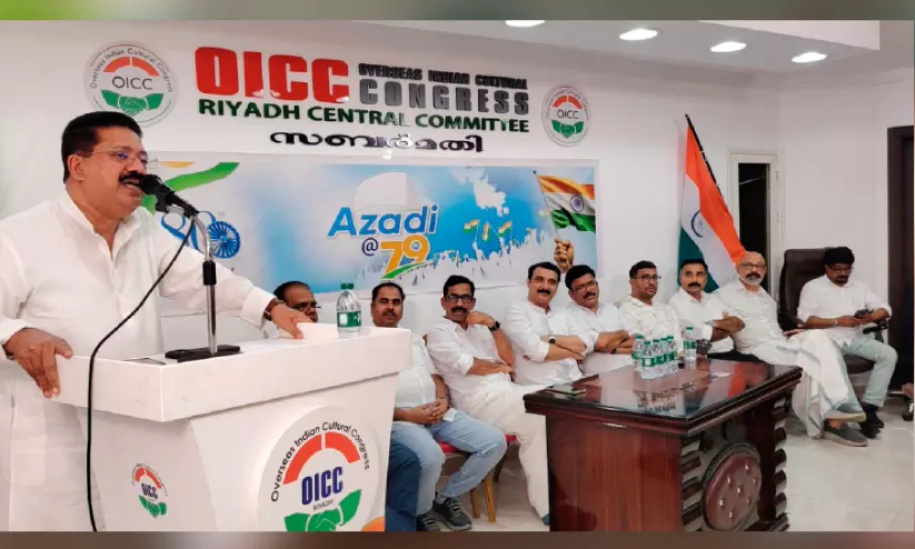 ബിസ്മിൽ-അഷ്ഫാഖ് സൗഹൃദം മതേതര ഇന്ത്യയുടെ മാതൃക: മൻസൂർ പള്ളൂർ ബിസ്മിൽ-അഷ്ഫാഖ് സൗഹൃദം മതേതര ഇന്ത്യയുടെ മാതൃക: മൻസൂർ പള്ളൂർ