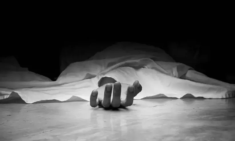 വിദ്യാർഥിയുടെ ആത്മഹത്യ: മൃതദേഹം നാട്ടിലേക്ക് കൊണ്ടുപോയി വിദ്യാർഥിയുടെ ആത്മഹത്യ: മൃതദേഹം നാട്ടിലേക്ക് കൊണ്ടുപോയി