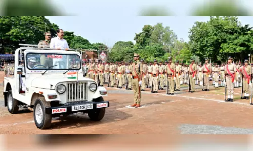 ഒന്നിച്ചൊന്നായ് സ്വാതന്ത്ര്യദിനം; പ്രൗ​ഢ​മാ​യി ജി​ല്ല​ത​ല സ്വാ​ത​ന്ത്ര്യ​ദി​നാ​ഘോ​ഷം