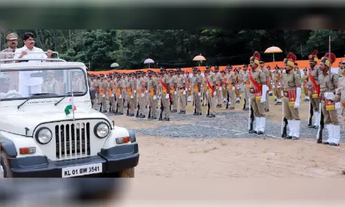 മൂവർണ ശോഭയിൽ സ്വാതന്ത്ര്യദിനാഘോഷം
