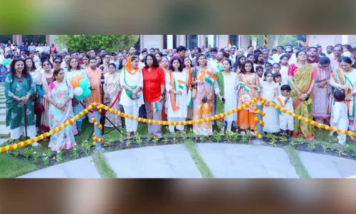 80ാം സ്വാതന്ത്ര്യദിനാഘോഷം: എംബസി അങ്കണത്തിൽ പതാകയുയർത്തി അംബാസഡർ വിനോദ് കെ. ജേക്കബ്