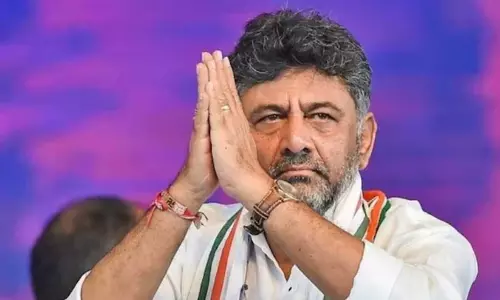 ആദ്യം മോദി, മോദി, ഒറ്റ ഡയലോഗിൽ പിന്നെ ഡികെ, ഡികെ; വിധാൻ സൗധയിൽ ഉയർന്ന മോദി വിളികളെ നിമിഷനേരം കൊണ്ട് തന്റേതാക്കി മാറ്റി ഡികെ ശിവകുമാർ