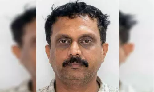 വാറ്റുചാരായവും കോടയുമായി യുവാവ് പിടിയിൽ വാറ്റുചാരായവും കോടയുമായി യുവാവ് പിടിയിൽ