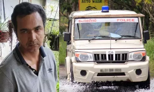 തൃശൂരിൽ അമ്മയെ മകൻ വെട്ടിക്കൊലപ്പെടുത്തി തൃശൂരിൽ അമ്മയെ മകൻ വെട്ടിക്കൊലപ്പെടുത്തി