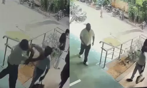 DU PhD Scholar Slaps Professor