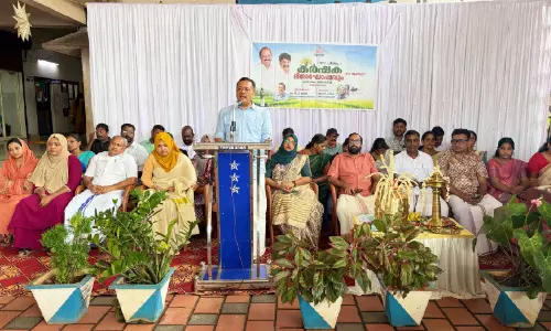 പച്ചവിരിച്ച് പ്രതീക്ഷകൾ; കർഷകർക്ക് ആദരമർപ്പിച്ച് നാടെങ്ങും കർഷകദിനാഘോഷം പച്ചവിരിച്ച് പ്രതീക്ഷകൾ; കർഷകർക്ക് ആദരമർപ്പിച്ച് നാടെങ്ങും കർഷകദിനാഘോഷം