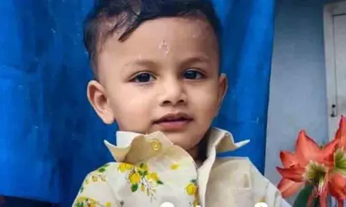 വഴുവഴുപ്പുള്ള കയറ്റം കയറി കുഞ്ഞ് എങ്ങനെ ട്രാക്കിലെത്തി?; ട്രെയിൻ തട്ടി ഒന്നര വയസ്സുകാരൻ മരിച്ചതിൽ ദുരൂഹത