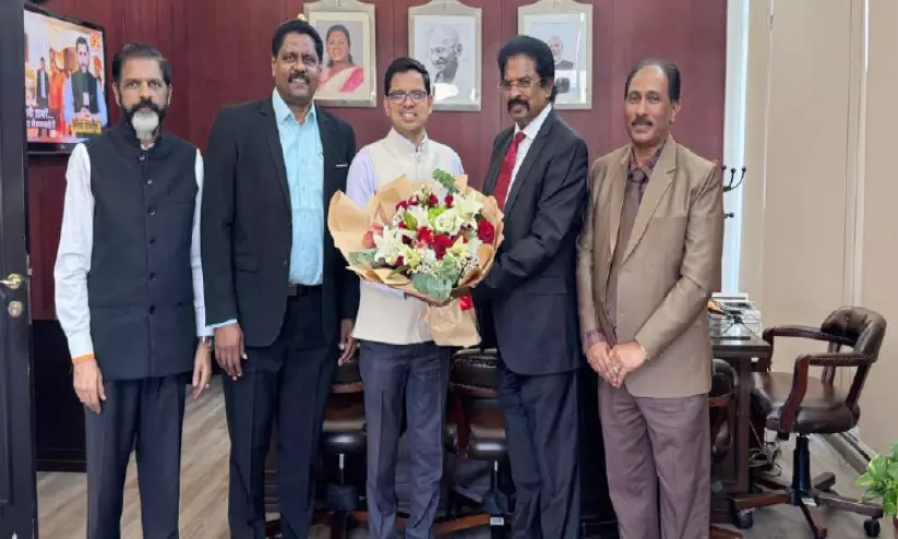 കോൺസൽ ജനറലുമായി കൂടിക്കാഴ്ച നടത്തി അക്കാഫ് അസോ. ഭാരവാഹികൾ കോൺസൽ ജനറലുമായി കൂടിക്കാഴ്ച നടത്തി അക്കാഫ് അസോ. ഭാരവാഹികൾ