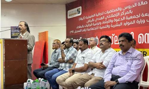 ‘ജ​നാ​ധി​പ​ത്യ മ​തേ​ത​ര മൂ​ല്യ​ങ്ങ​ൾ ത​ക​ർ​ക്കാ​നു​ള്ള   നീ​ക്ക​ങ്ങ​ൾ​ക്കെ​തി​രെ ഒ​റ്റ​ക്കെ​ട്ടാ​യി നി​ൽ​ക്ക​ണം’