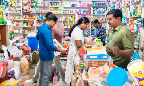 ഭക്ഷ്യ സുരക്ഷ: നാല് കടകൾ പൂട്ടിച്ചു; 111 കടകള്‍ക്ക് നോട്ടിസ്