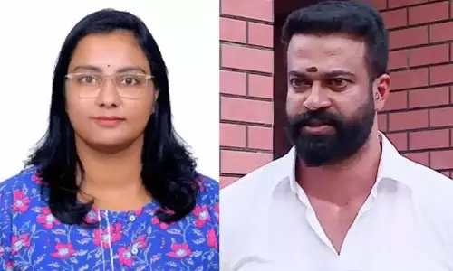 കാപ്പ കേസ് പ്രതിയായ ബി.ജെ.പി കൗൺസിലർക്ക് അവധി: തദ്ദേശ വകുപ്പ് അണ്ടർ സെക്രട്ടറിയുടെ സസ്പെൻഷന് സ്റ്റേയില്ല കാപ്പ കേസ് പ്രതിയായ ബി.ജെ.പി കൗൺസിലർക്ക് അവധി: തദ്ദേശ വകുപ്പ് അണ്ടർ സെക്രട്ടറിയുടെ സസ്പെൻഷന് സ്റ്റേയില്ല