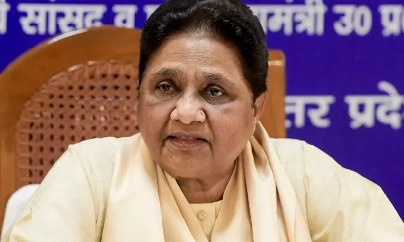 BSP Chief Mayawati speaking on the Vande Mataram controversy and youth unemployment issues. BSP Chief Mayawati speaking on the Vande Mataram controversy and youth unemployment issues.