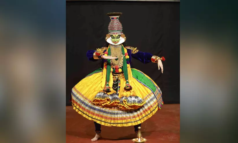 ഫ്രഞ്ചുകാരിക്ക് കഥകളിയിൽ അരങ്ങേറ്റം ഫ്രഞ്ചുകാരിക്ക് കഥകളിയിൽ അരങ്ങേറ്റം
