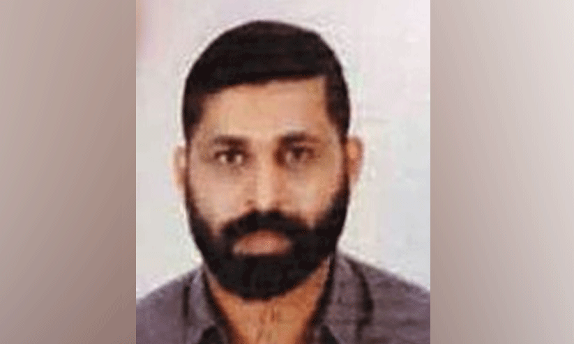 ജുമുഅ നമസ്കാരത്തിന് പോകാനൊരുങ്ങുന്നതിനിടെ കുഴഞ്ഞുവീണ് തൃശൂർ സ്വദേശി മരിച്ചു ജുമുഅ നമസ്കാരത്തിന് പോകാനൊരുങ്ങുന്നതിനിടെ കുഴഞ്ഞുവീണ് തൃശൂർ സ്വദേശി മരിച്ചു