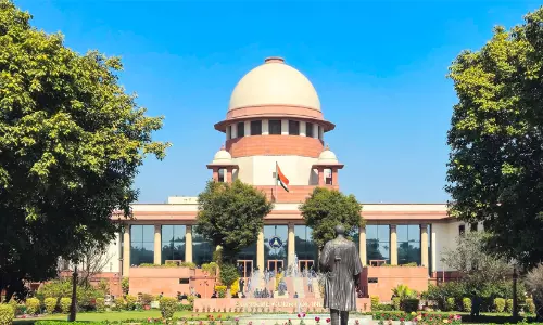 ഇംഗ്ലീഷ് എങ്ങനെ തദ്ദേശീയ ഭാഷയല്ലാതാകും: സി.ബി.എസ്.ഇ ത്രിഭാഷാ നയം; ആറാം ക്ലാസ് വിദ്യാർഥിക്ക് ഒരു വർഷം ഇളവ് പരിഗണിക്കണം -സുപ്രീംകോടതി