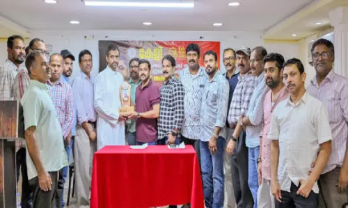 പ്ര​വാ​സം അ​വ​സാ​നി​പ്പി​ച്ച എം.​പി. അ​ഷ്‌​റ​ഫി​ന്​ യാ​ത്ര​യ​യ​പ്പ് ന​ൽ​കി