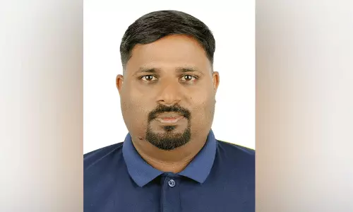ഉമ്മുല് ഖുവൈനിൽ വാഹനാപകടം; മലയാളി യുവാവ് മരിച്ചു ഉമ്മുല് ഖുവൈനിൽ വാഹനാപകടം; മലയാളി യുവാവ് മരിച്ചു