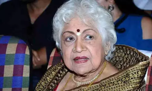നടി സൗകാർ ജാനകി അന്തരിച്ചു; സൂര്യമാനസത്തിലെ മമ്മൂട്ടിയുടെ അമ്മ നടി സൗകാർ ജാനകി അന്തരിച്ചു; സൂര്യമാനസത്തിലെ മമ്മൂട്ടിയുടെ അമ്മ