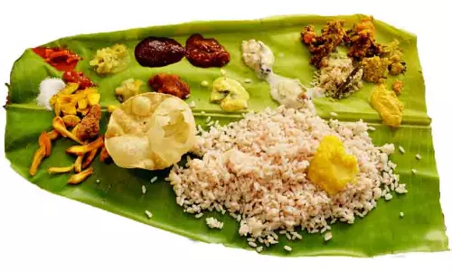 തൂശനിലയിലെ രുചിവൈവിധ്യം; അറിയാം ഓണസദ്യയുടെ ചിട്ടവട്ടങ്ങളും വിളമ്പുന്ന വിധവും
