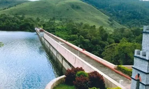 മുല്ലപ്പെരിയാർ: സുപ്രീംകോടതി നിർദേശം പിടിവള്ളിയാക്കി നീങ്ങാൻ കേരളം മുല്ലപ്പെരിയാർ: സുപ്രീംകോടതി നിർദേശം പിടിവള്ളിയാക്കി നീങ്ങാൻ കേരളം