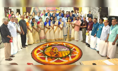 ഓണത്തിരക്കിലമർന്ന് നാട് ഓണത്തിരക്കിലമർന്ന് നാട്