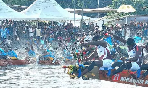 ആർപ്പോ...അരോമ... പുന്നമടയിൽ പുതിയ ജലരാജാവ്; 72-ാമത് നെഹ്‌റു ട്രോഫിയിൽ മുത്തമിട്ട് അരോമ ചുണ്ടൻ