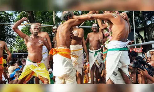 ഓണത്തല്ലിനും അവിട്ടത്തല്ലിനും ഒരുങ്ങി പല്ലശ്ശന