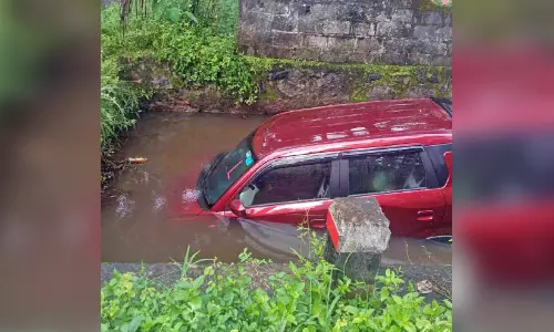 തയ്യിൽപ്പടി ജങ്ഷനിൽ അപകടങ്ങൾ പതിവാകുന്നു തയ്യിൽപ്പടി ജങ്ഷനിൽ അപകടങ്ങൾ പതിവാകുന്നു