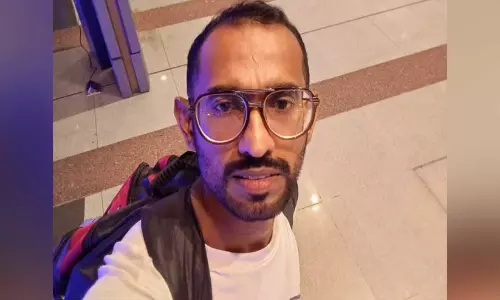 സൂർ ഖൽഹാത്തിൽ വാഹനാപകടം; കണ്ണൂർ സ്വദേശിയായ യുവാവ് മരിച്ചു സൂർ ഖൽഹാത്തിൽ വാഹനാപകടം; കണ്ണൂർ സ്വദേശിയായ യുവാവ് മരിച്ചു