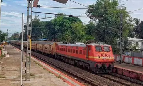 മലബാറിന്റെ ട്രെയിനുകൾ നിർത്തിയിടാനുള്ള കുപ്പത്തൊട്ടിയല്ല മംഗളൂരുവെന്ന് പ്രചാരണം; പിന്നിൽ പ്രാദേശിക വാദവും മലബാറിന്റെ ട്രെയിനുകൾ നിർത്തിയിടാനുള്ള കുപ്പത്തൊട്ടിയല്ല മംഗളൂരുവെന്ന് പ്രചാരണം; പിന്നിൽ പ്രാദേശിക വാദവും