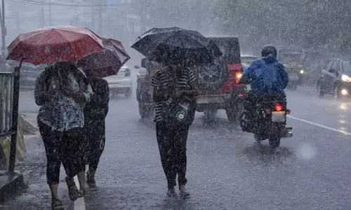 ഓണം മഴയിൽ മുങ്ങും; ഇന്നും നാളെയും ശക്​തമായ മഴ
