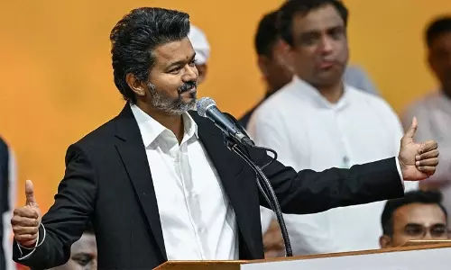 വർഷത്തിൽ മൂന്ന് സൗജന്യ എൽ.പി.ജി സിലിണ്ടറുകൾ, സ്ത്രീകൾക്ക് കൂടുതൽ ബസുകളിൽ സൗജന്യയാത്ര; തമിഴ്നാട്ടിൽ വൻ പ്രഖ്യാപനങ്ങളുമായി വിജയ് സർക്കാർ