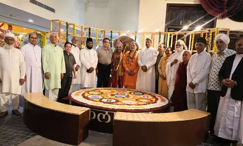 ഒരുമയുടെ സന്ദേശമോതി പൂക്കളം തീർത്ത് ഡൽഹിയിൽ ചാവറ കൾച്ചറൽ സെന്ററിന്റെ സൗഹാർദ സദ്യ